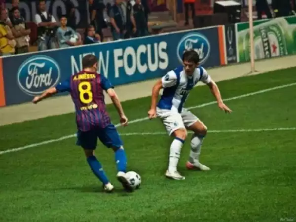 Video: Andrés Iniesta ? Craziest Skills Ever ? FC Barcelona